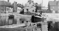 72 The Quay & Gravel barge (Date unknown)